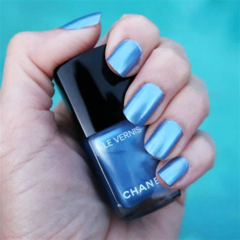 lagune Chanel nail polish